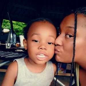 Meet your Posher, Kendra